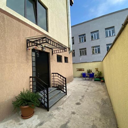 Lovely And Cozy Apartment! Кутаиси Экстерьер фото